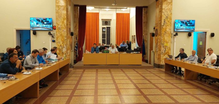Δημοτικό Συμβούλιο Αγρινίου: Ψήφισμα για τα ΕΛΤΑ Παραβόλας