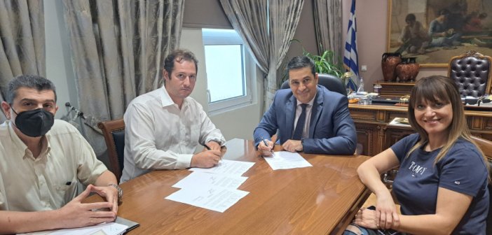 Υπογραφή σύμβασης για το Ανοικτό Κέντρο Εμπορίου του Δήμου Αγρινίου
