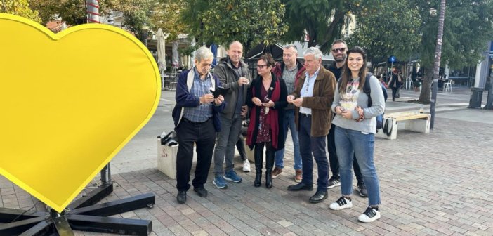 Αγρίνιο: Με κίτρινη καρδιά στην κεντρική πλατεία το “ευχαριστώ” στους ανθρώπους της Καθαριότητας (εικόνες)