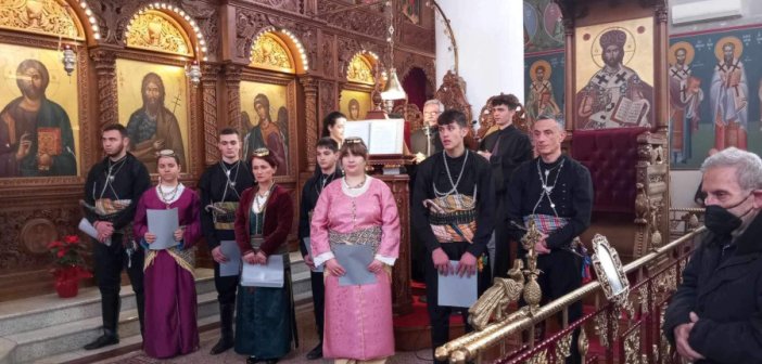 Αγρίνιο: Tα παραδοσιακά κάλαντα του Πόντου κατά την απόλυση της Θείας Λειτουργίας στον Ι.Ν. Αγίου Κωνσταντίνου (εικόνες – video)