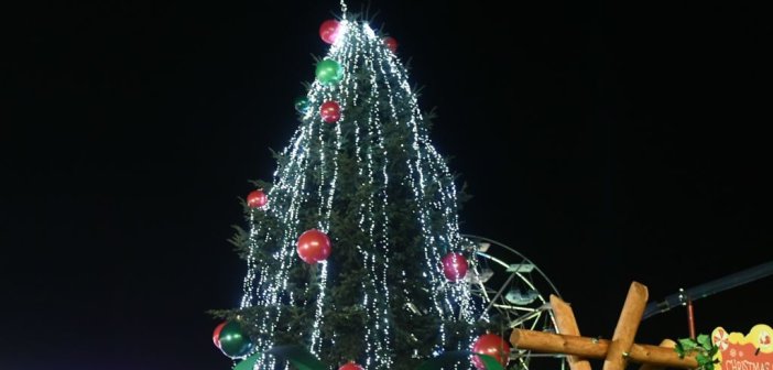 Σήμερα η φωταγώγηση των χριστουγεννιάτικων δέντρων στο Ευηνοχώρι