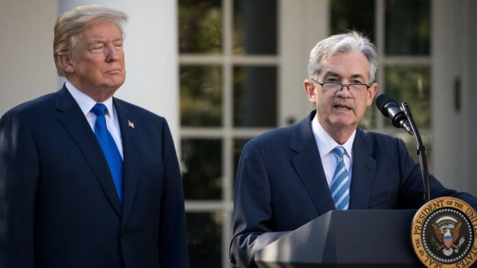Ως «πολιτικό» και όχι τραπεζίτη περιγράφει τον επικεφαλής της Fed, Jerome Powell, ο Ντόναλντ Τραμπ και δηλώνει ότι δεν θα τον διορίσει εκ νέου