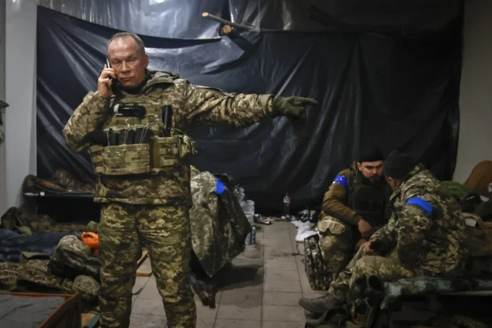 Τέλος ο Βαλέρι Ζαλούζνι από την ηγεσία του ουκρανικού στρατού. Ο συνταγματάρχης Ολεξάντρ Σίρσκι θα είναι ο επόμενος αρχηγός των ενόπλων δυνάμεων της Ουκρανίας,