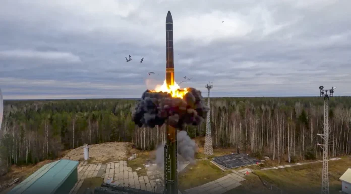 Μια επιτυχημένη δοκιμή ενός διηπειρωτικού βαλλιστικού πυραύλου, ανακοίνωσε πριν από λίγο το Υπουργείο Άμυνας της Ρωσίας.
