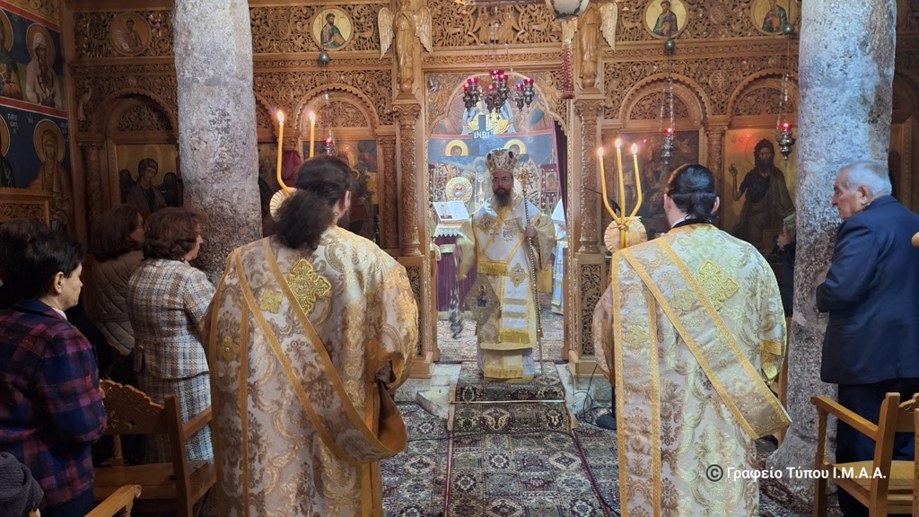 Αρχιερατική Θεία Λειτουργία στην Ιερά Μονή Λιγοβιτσίου (εικόνες)