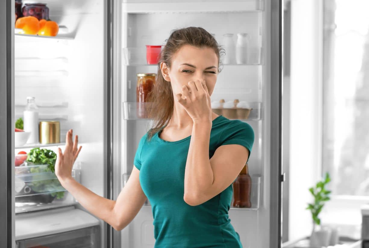Δυσάρεστες οσμές στο ψυγείο – Πώς φεύγουν;